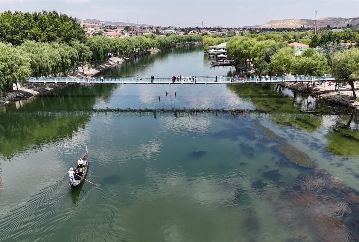 Kızılırmak'ta gondol sefası