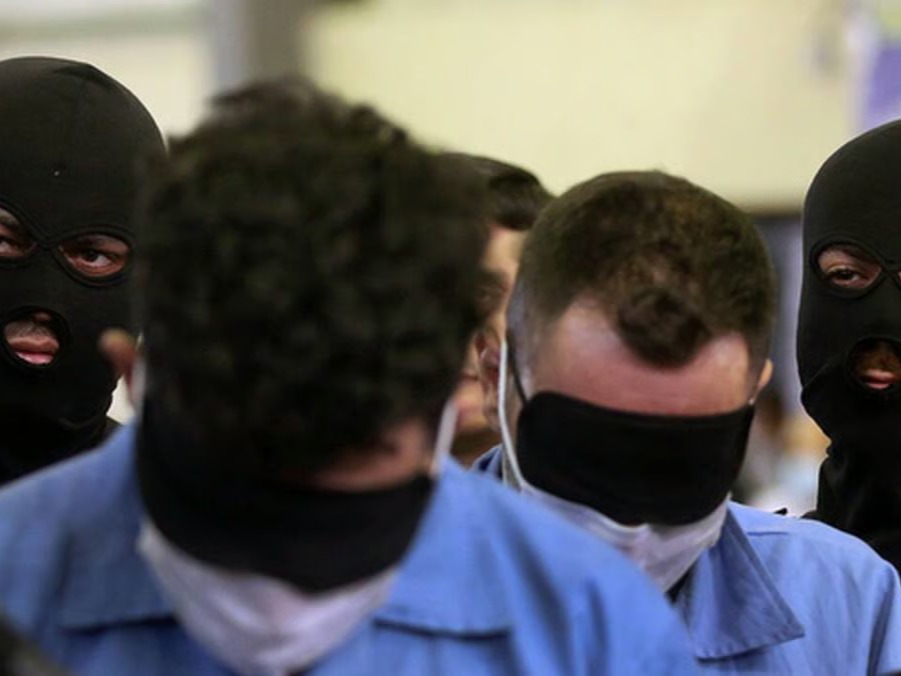 Iran Arrests 700, Executes 3 for Espionage