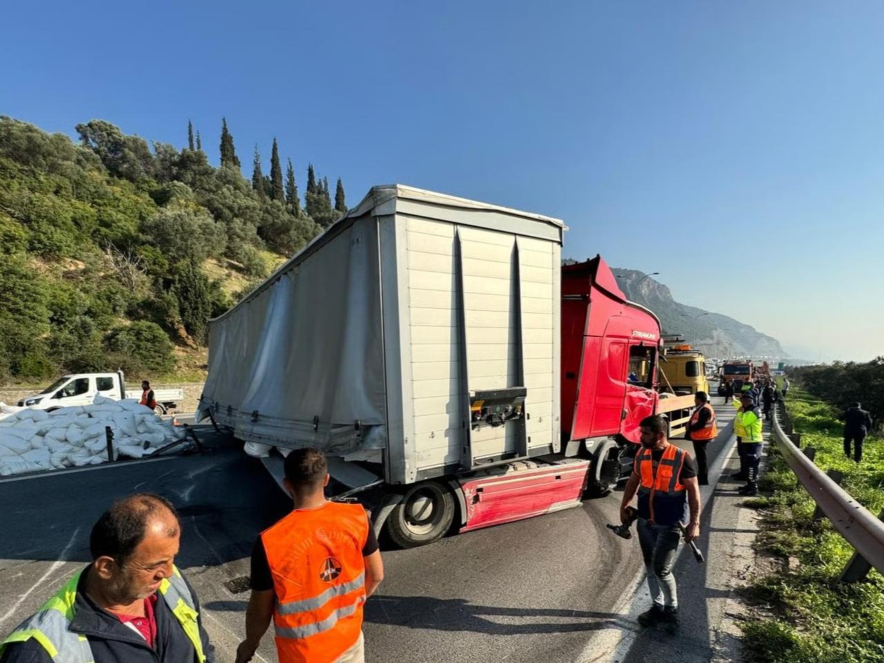 Ankara yolu trafiğe kapatıldı 