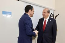 KKTC Cumhurbaşkanı GKRY lideri ile ara bölgede görüştü