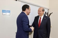 KKTC Cumhurbaşkanı GKRY lideri ile ara bölgede görüştü