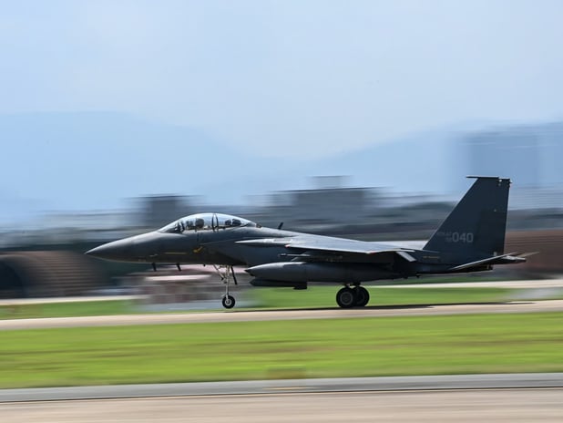 Boeing, Güney Kore’nin F-15K Slam Eagle filosu için 2,8 milyar dolarlık modernizasyon sözleşmesi imzaladı