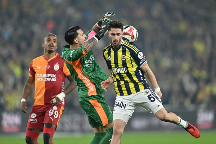 Kaleciler geçit vermedi