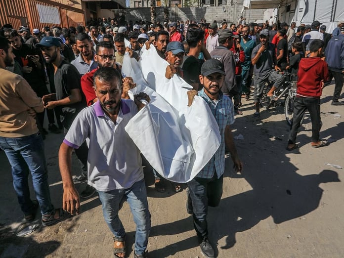 İsrail ordusu yardım bekleyen sivillere gaz bombalarıyla saldırdı