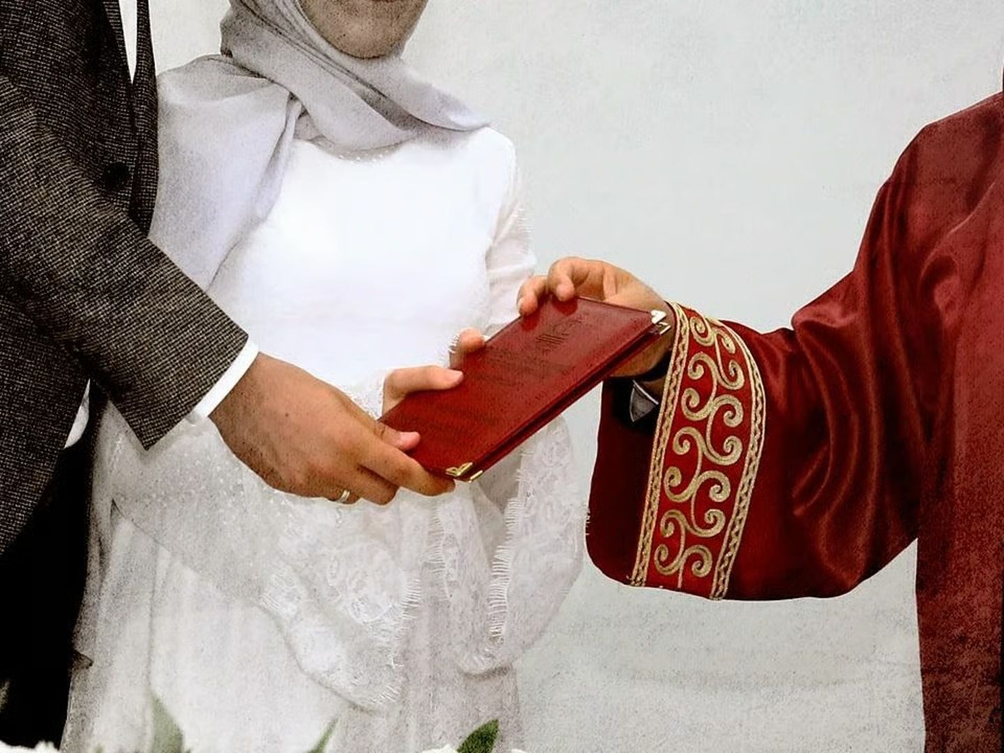 FETÖ’nün 'izdivaç' ve 'bayan' yapılanmasına operasyon! Paralar 'havala' ile gelmiş