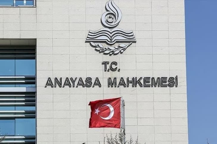 AYM'den emsal niteliğinde karar: Defterdara verilen "İl Amiri" sıfatı Anayasa’ya aykırı