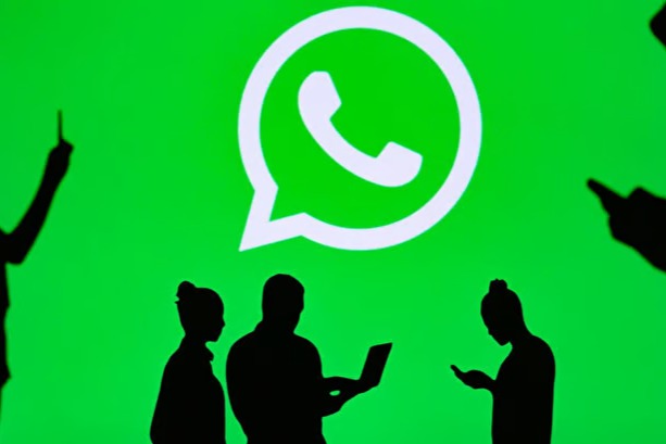 WhatsApp anlık mesaj çeviri özelliğini iPhone'larda test etmeye başladı 