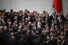 Meclis'te 'en düşük emekli aylığı' gerginliği! Vekiller birbirine girdi 