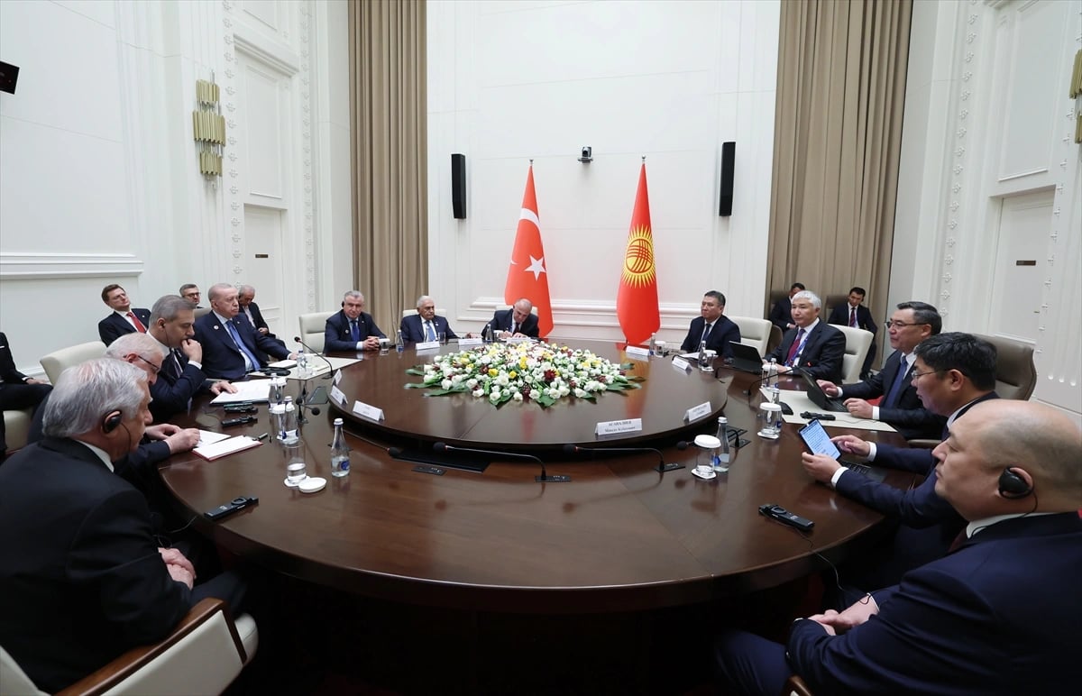 Caporov ile heyetler arası görüşme
