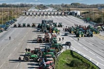 Yunanistan'da çiftçiler Bahçeköy Sınır Kapısı'nı kapattı