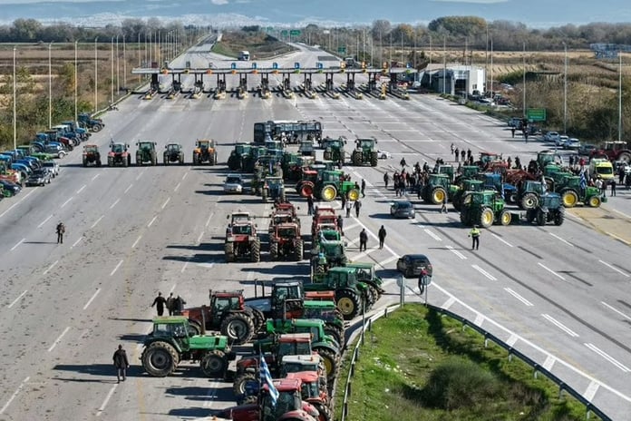 Yunanistan'da çiftçiler Bahçeköy Sınır Kapısı'nı kapattı