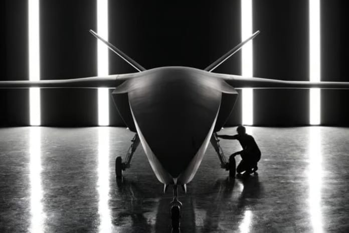 Almanya’nın Helsing şirketi, Europa insansız savaş uçağını tanıttı