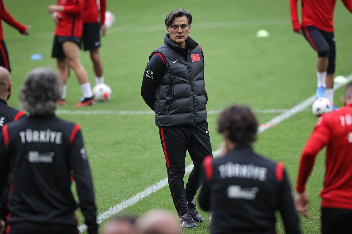 Montella kendi ülkesine karşı