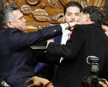 Meksika'da muhalefet lideri Moreno Senato Başkanı Norona’ya saldırdı