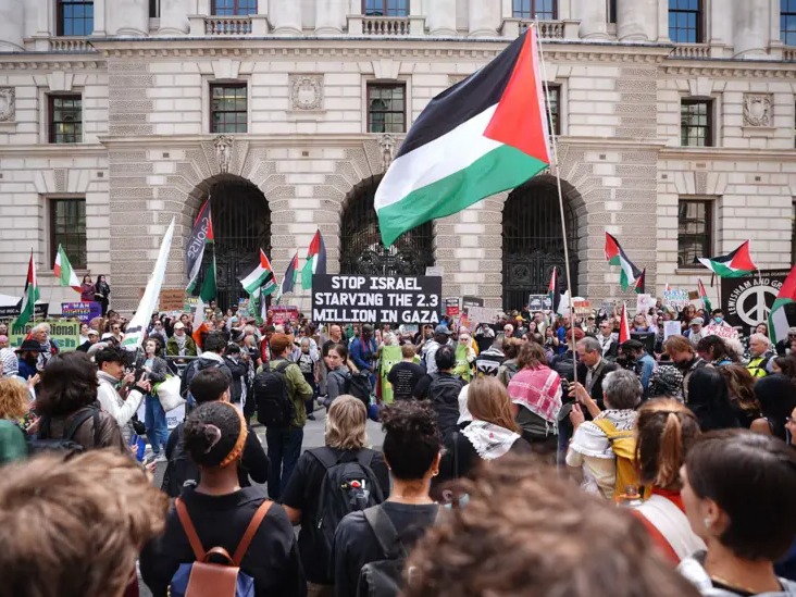 UK Civil Servants Told to Resign If They Oppose Gaza Policy