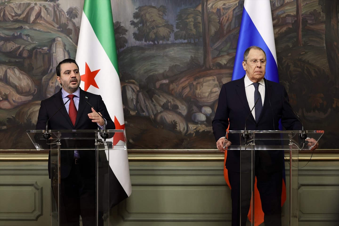 Rusya Dışişleri Bakanı Sergey Lavrov, Suriye Dışişleri Bakanı Esad  Şeybani ile bir araya geldi. (AA)