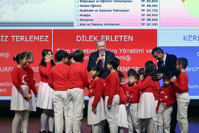 Cumhurbaşkanı Erdoğan: Öğretmenlik kutsal meslektir, 15 bin öğretmen ataması yapılacak