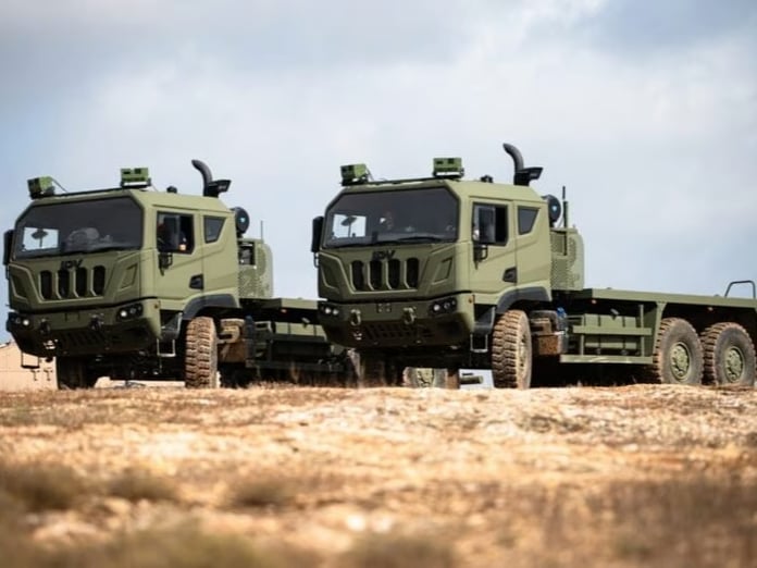 İspanya, Avrupa’nın ilk otonom askeri konvoyunu tanıttı