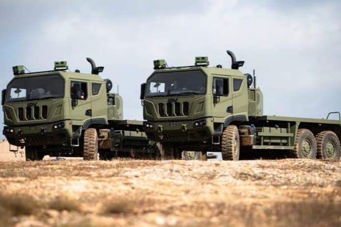 İspanya, Avrupa’nın ilk otonom askeri konvoyunu tanıttı