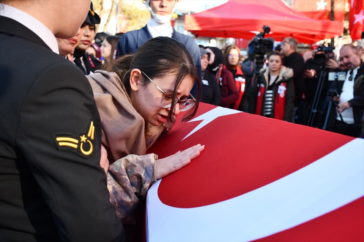 Türkiye için en acı günlerden biri: Şehitler son yolculuğuna uğurlandı