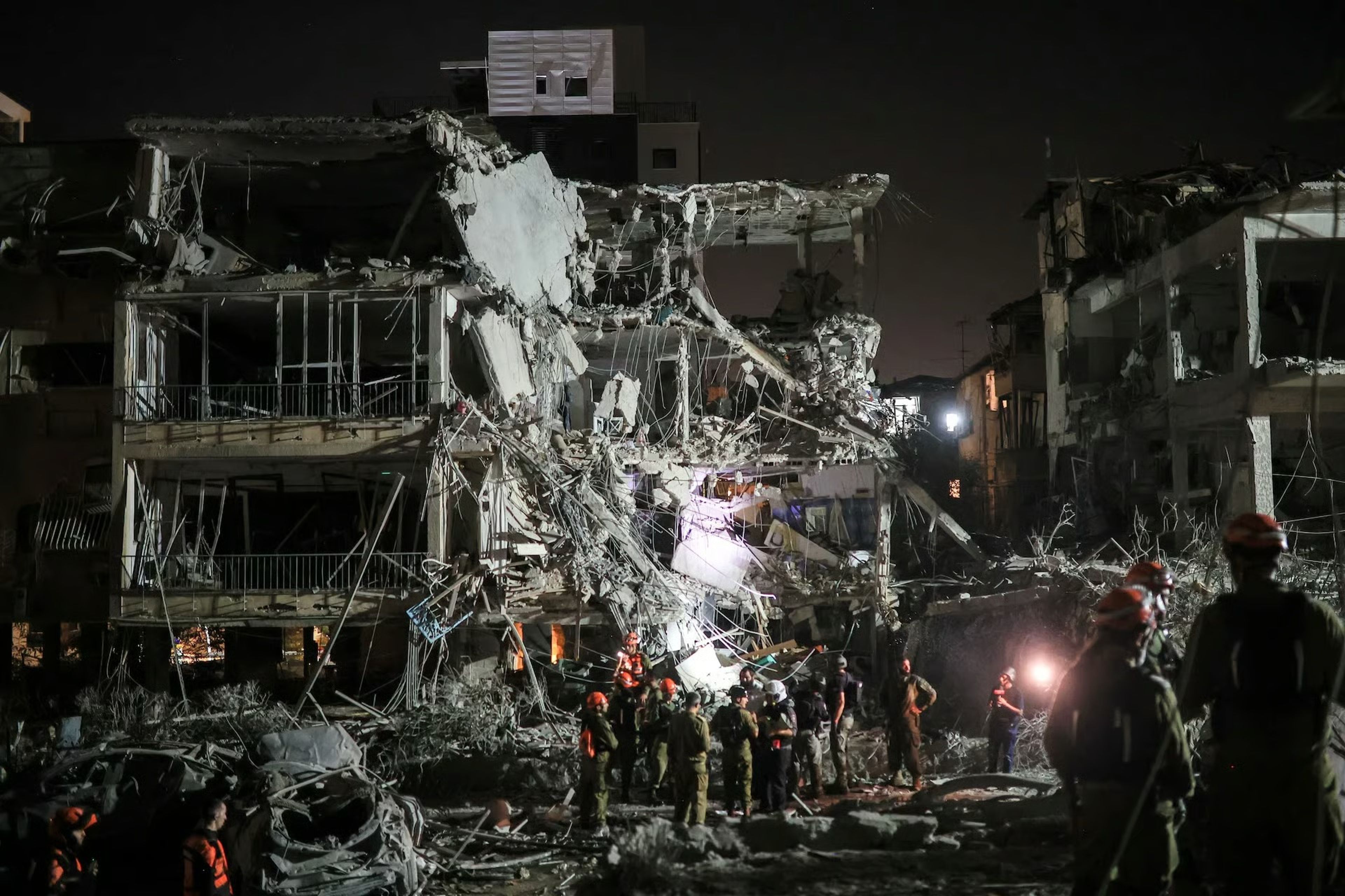 Teh Economist İran'ın füze kapasitesine dikkat çekti