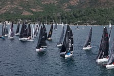 Marmaris yat yarışçıları demirleri vira ederek engin maviliğe yelken açtı