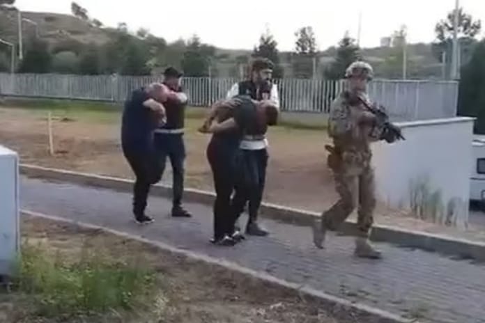 İstanbul'da sahte polisler yakalandı