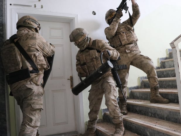 Yasa dışı bahis ve nitelikli dolandırıcılık operasyonu: 24 tutuklama