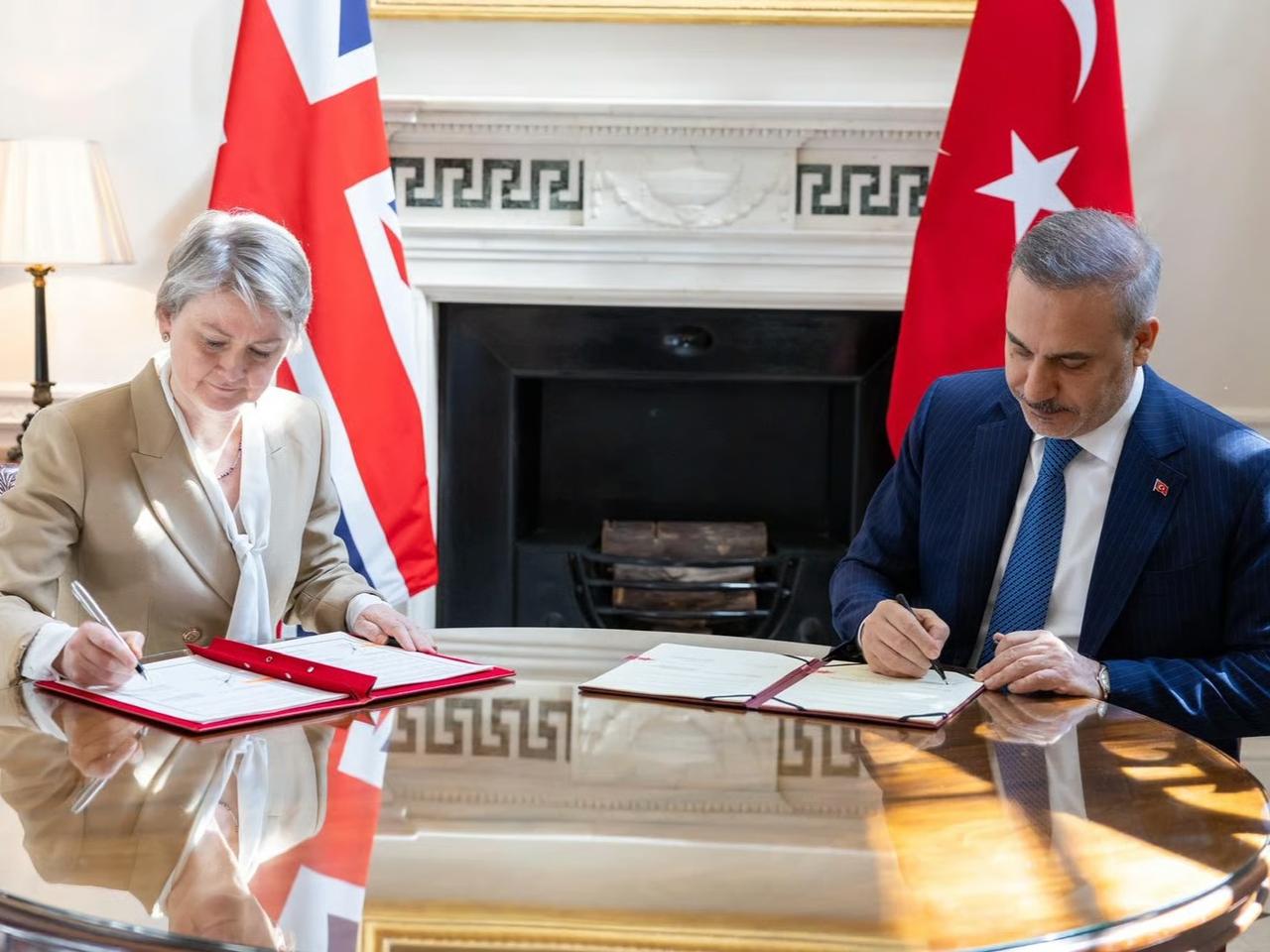 Türkiye ile İngiltere arasına stratejik ortaklık anlaşması