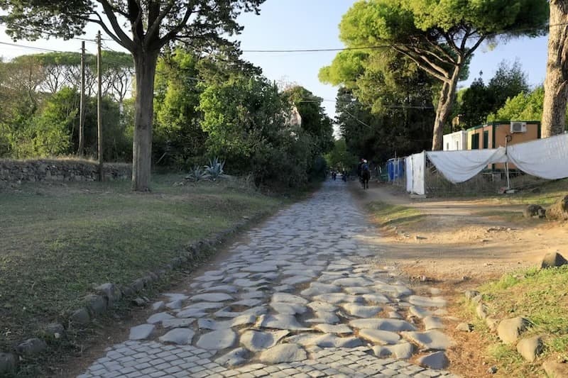 Romalılar bu kadar düz yolları nasıl inşa etti?