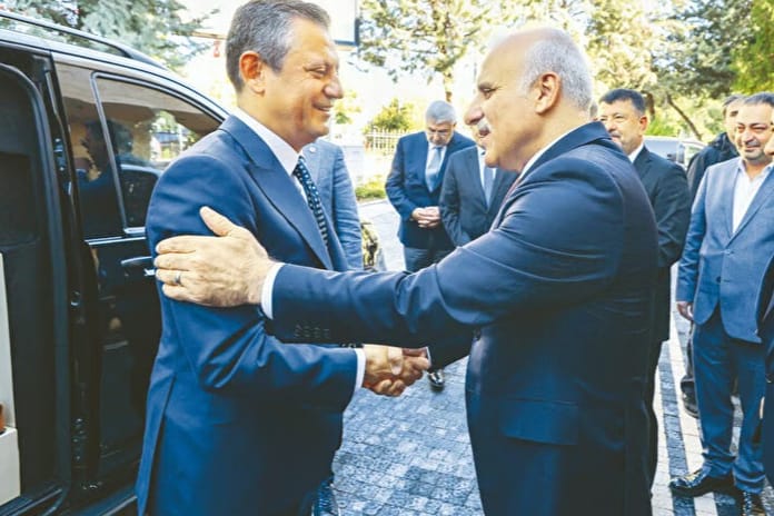 Özgür Özel’in makam aracı suç örgütü firarisine devredildi