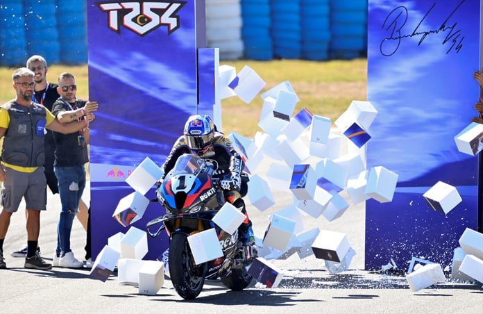 Zafer turu ve kutlamalar