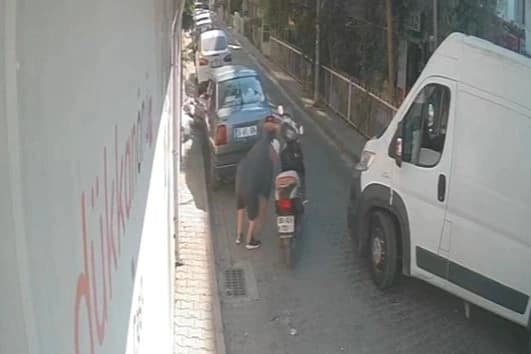 Yere düşen 100 bin TL'yi kapıp kaçtı