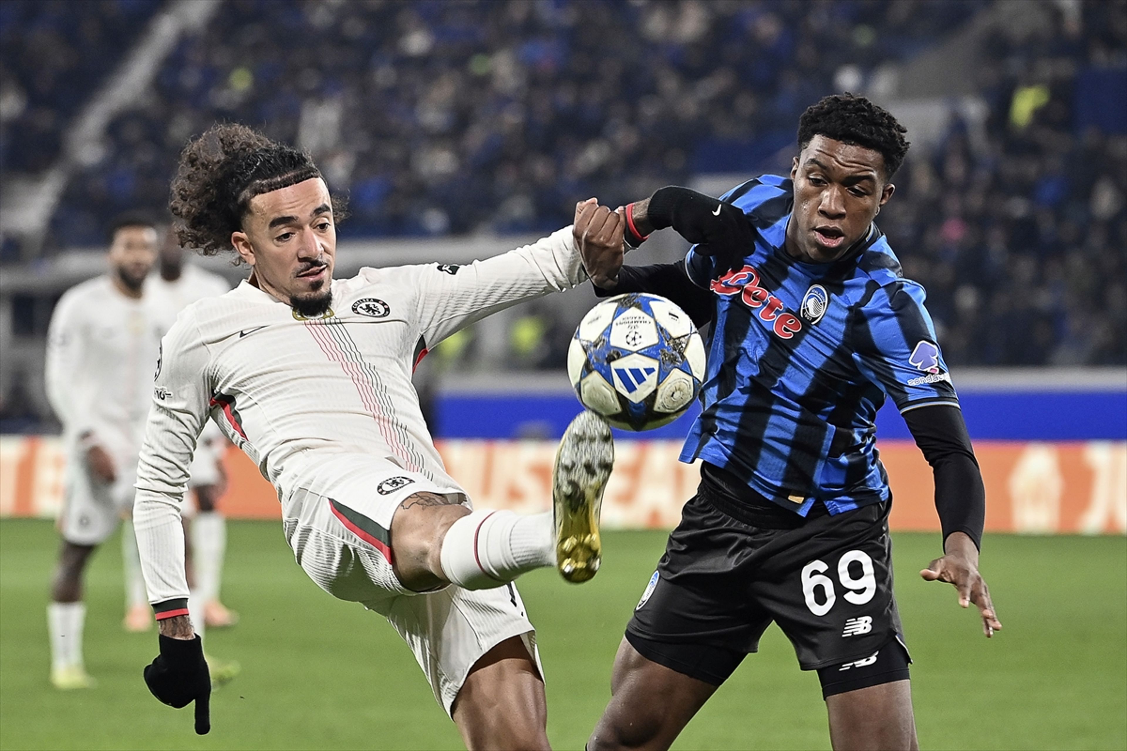 Chelsea İtalya'da mağlup