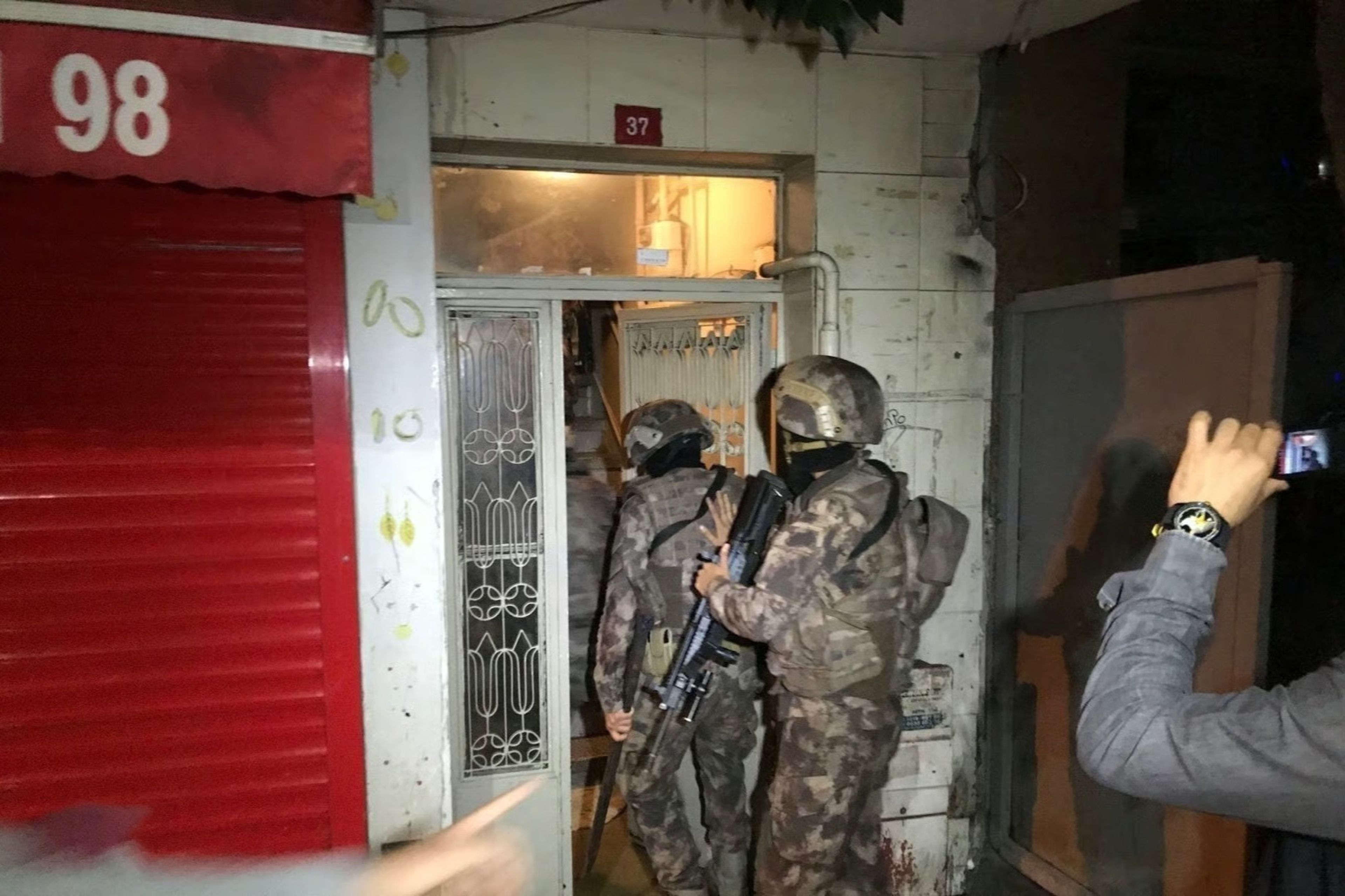 İstanbul ve Ankara’da DHKP/C Operasyonu: 18 şüpheli gözaltına alındı