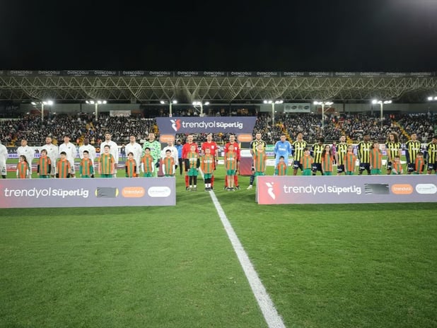 Süper Lig'de 18. hafta tamamlandı: Galatasaray evinde puan kaybetti, Fenerbahçe zirveye bir adım daha yaklaştı