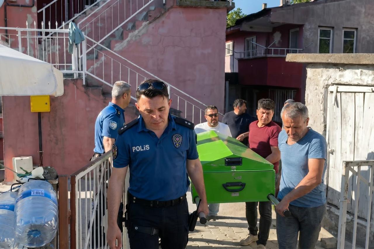 Bartın’da emniyeti yasa boğan ölüm: 16 yıllık personel evinde ölü bulundu! 