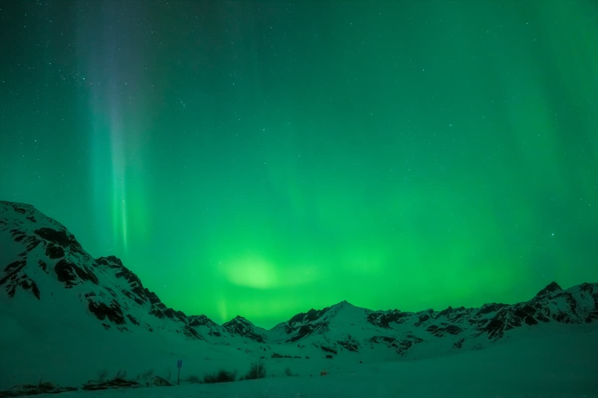 Alaska semalarında görsel şölen: Kuzey Işıkları görüntülendi