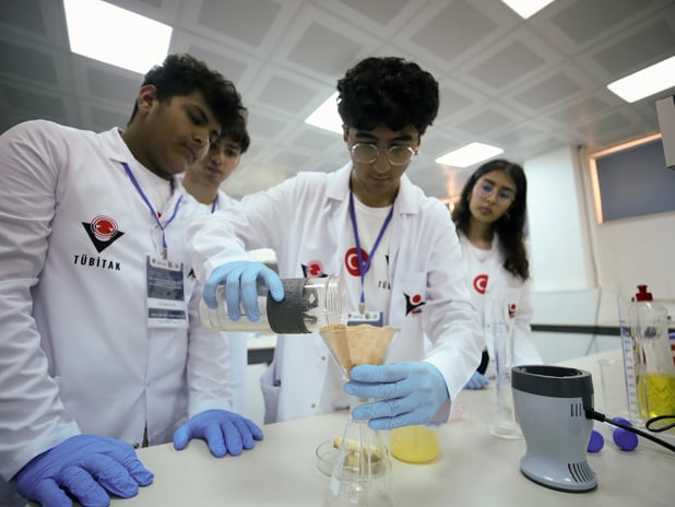 Baykar ve TÜBİTAK modeli devrede: Kritik alanlarda nitelikli insan gücü hazırlığı