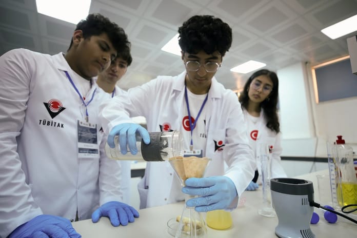Baykar ve TÜBİTAK modeli devrede: Kritik alanlarda nitelikli insan gücü hazırlığı