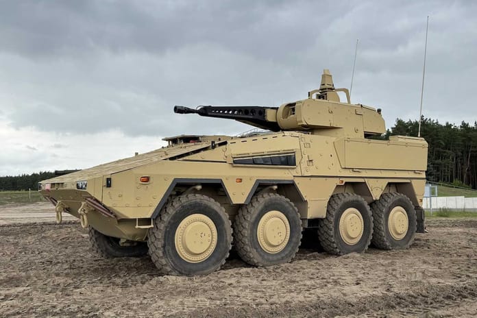 Katar, ilk Boxer RCT30 zırhlı muharebe araçlarını Almanya’dan teslim aldı