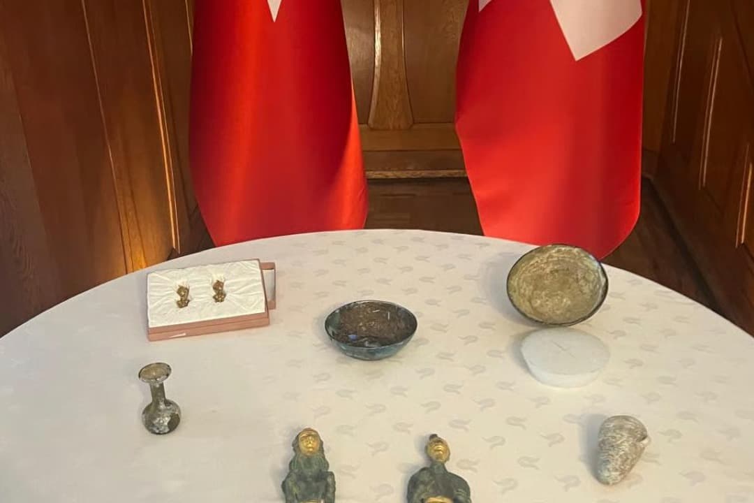 İsviçre 7 tarihi eseri Türkiye'ye iade etti