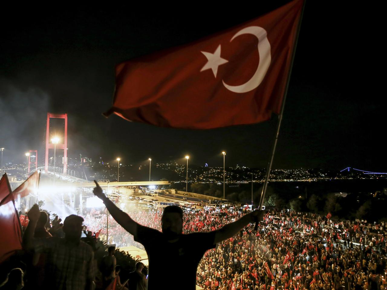 Bakanlardan 15 Temmuz Mesajları