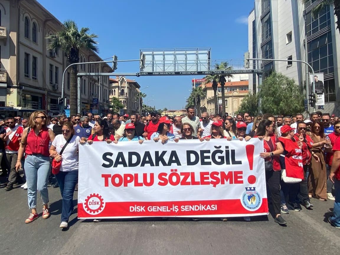 İşçiler “Sadaka Değil Toplu Sözleşme” diyerek yürüdü