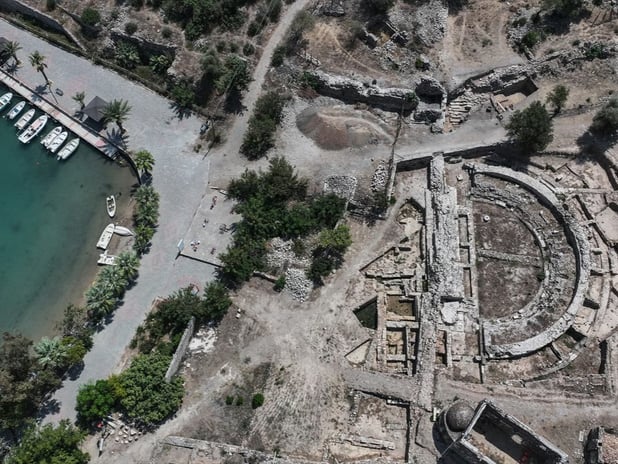 Mersin'deki Kelenderis Antik Kenti'nde Roma dönemine ait kale kapısı bulundu