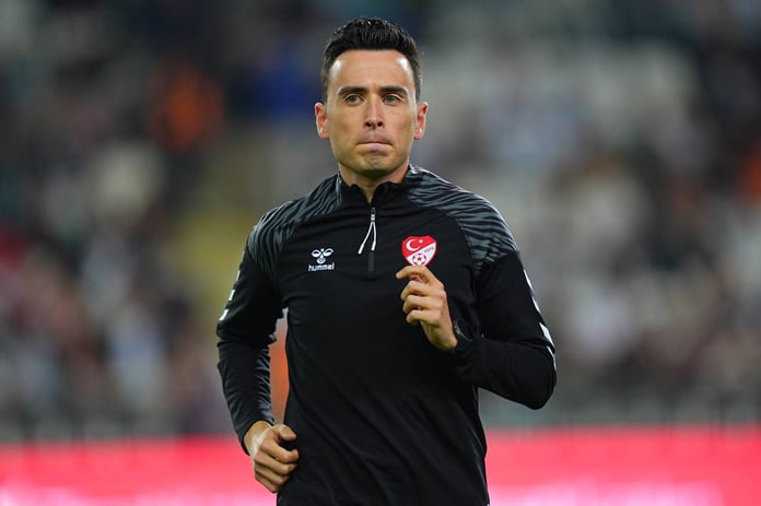 Orta hakem rahatsızlandı, düdük 4. hakemde