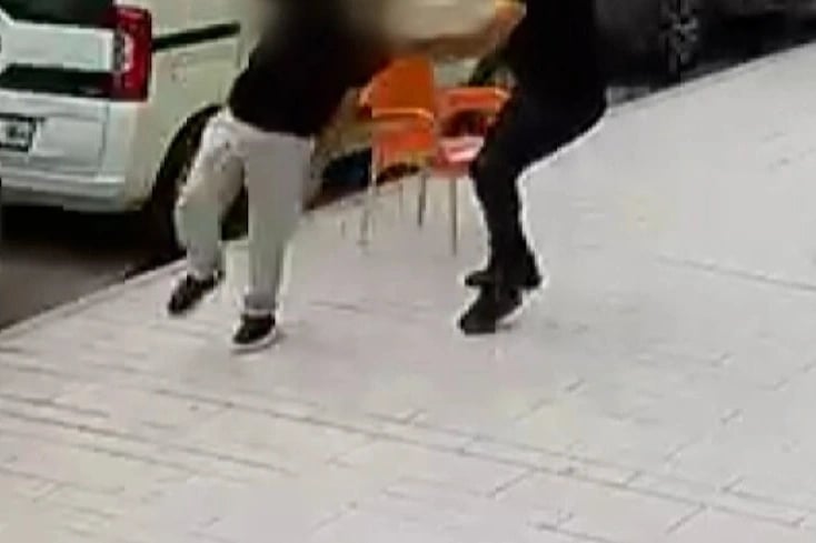 Polisten kaçarken vatandaşa yakalandı