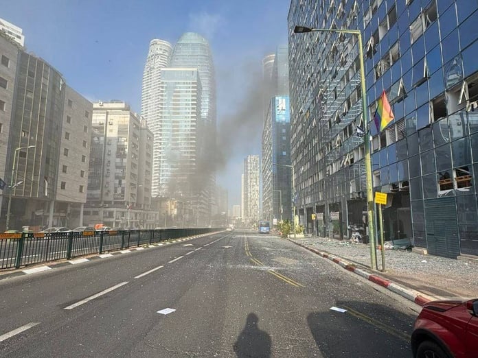 İran'dan İsrail'e son 48 saatin en büyük füze saldırısı: Tel Aviv'de büyük yıkım