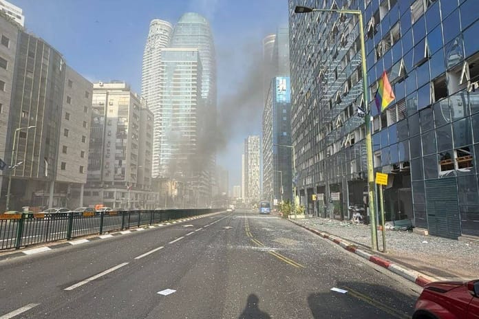 İran'dan İsrail'e son 48 saatin en büyük füze saldırısı: Tel Aviv'de büyük yıkım