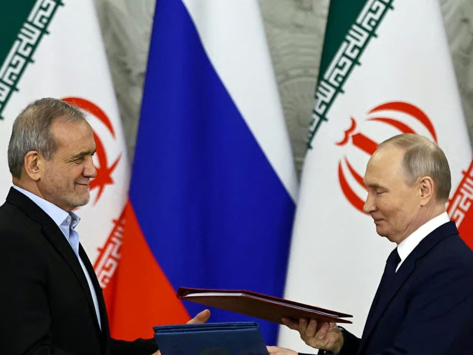 Russia, Iran Sign Deal for 8 Nuclear Plants